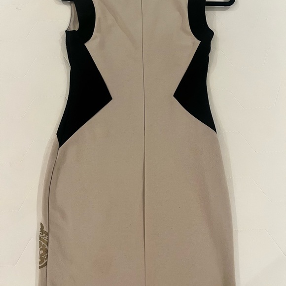 Beautiful dress - Picture 2 of 2